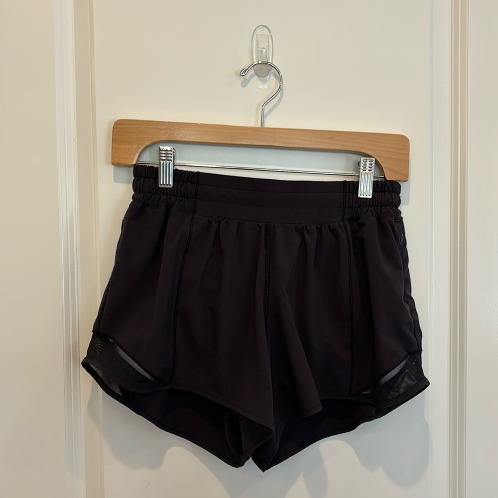 Lululemon low rise hotty hot shorts